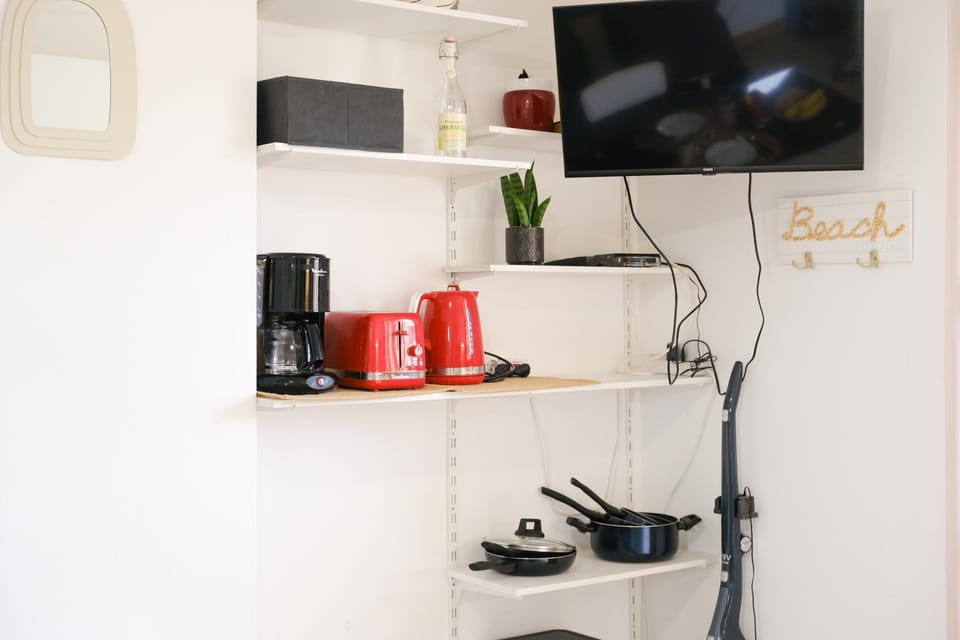 TV and multimedia, toaster