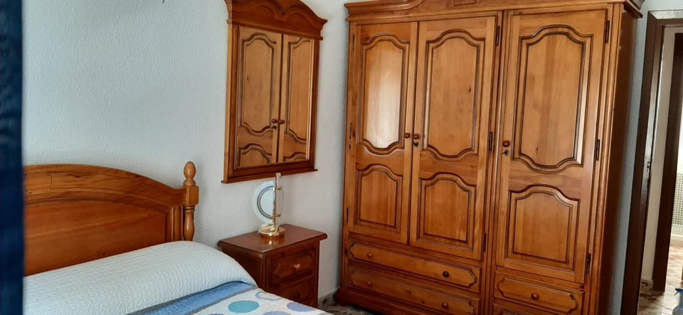 Bed, Photo of the whole room, Bedroom, wardrobe