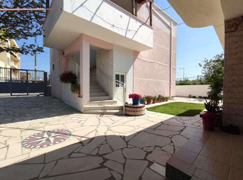 Kristel Holiday Apartment Apartment in Vlorë