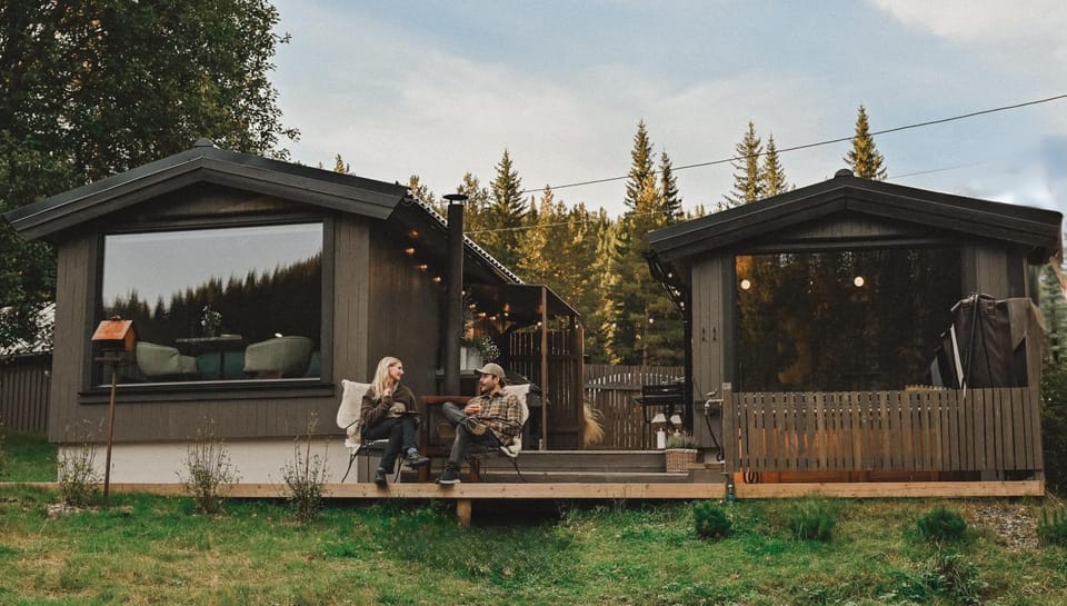 Guests, Garden view
