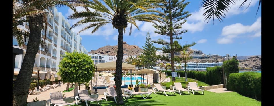Garden, sunbed