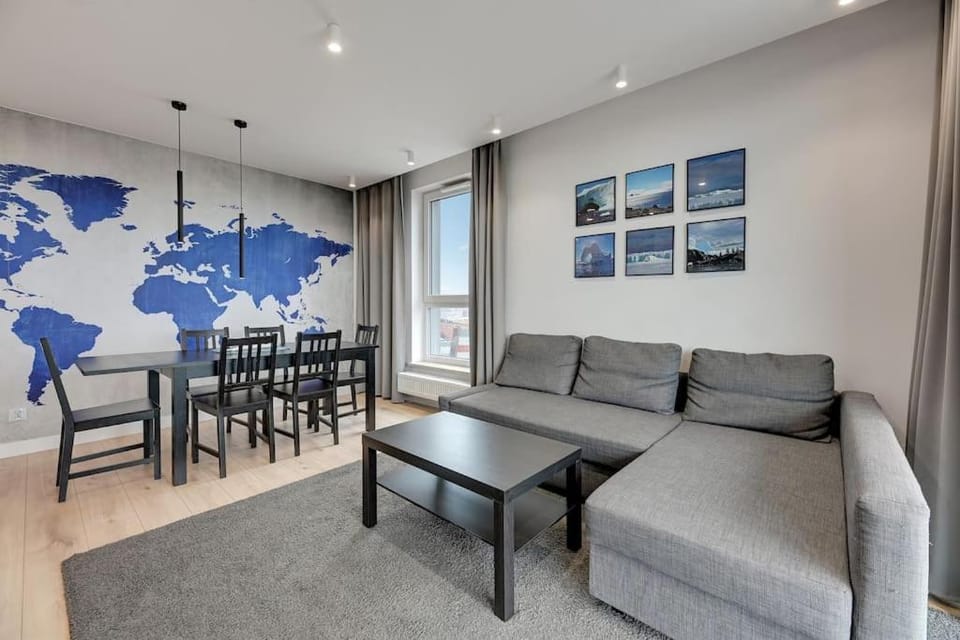 Living room, Photo of the whole room, Decorative detail, Seating area, Dining area, Area and facilities