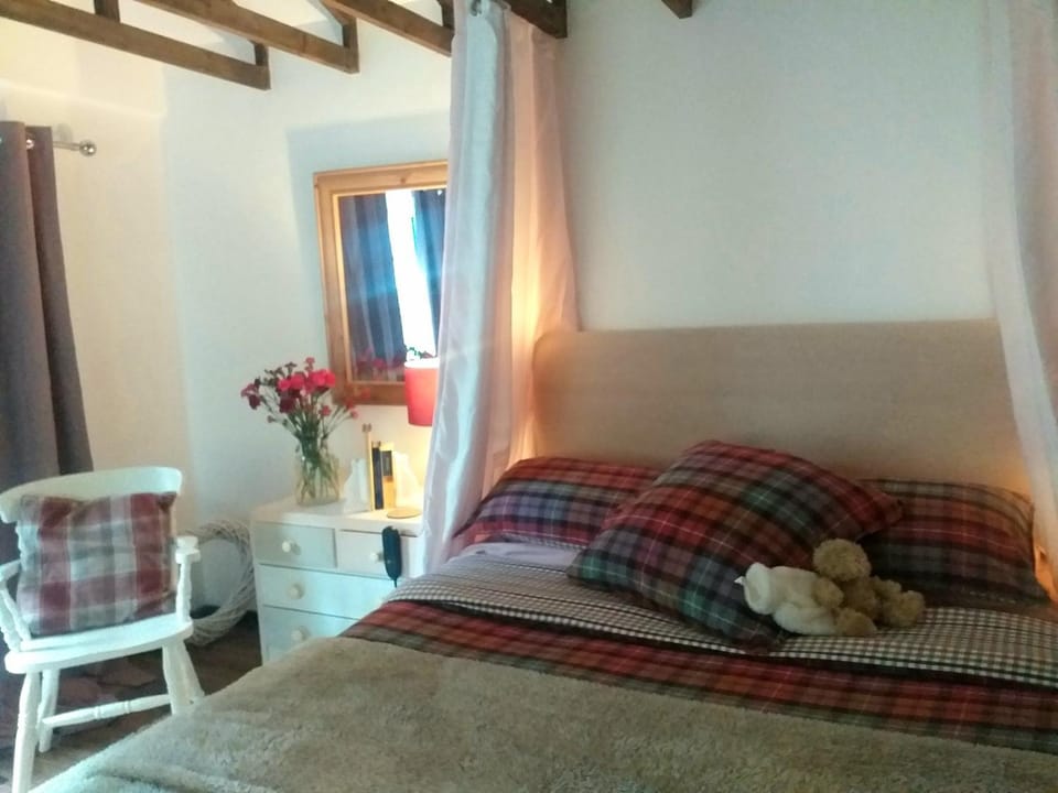House - Sleeps 2 pet friendly & free parking House in Hull