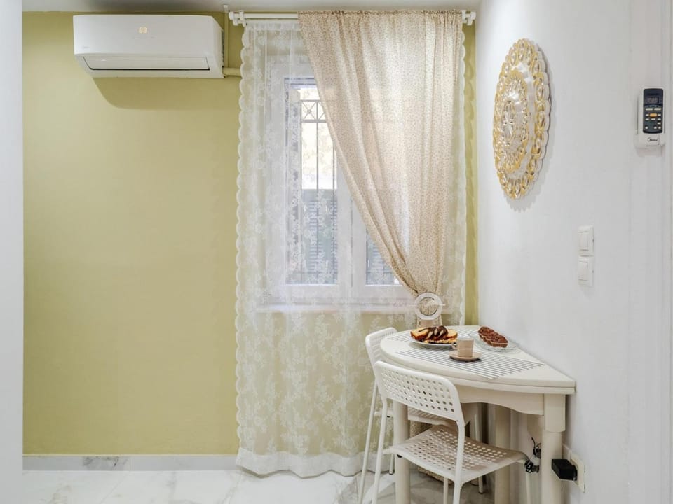Dining area, air conditioner