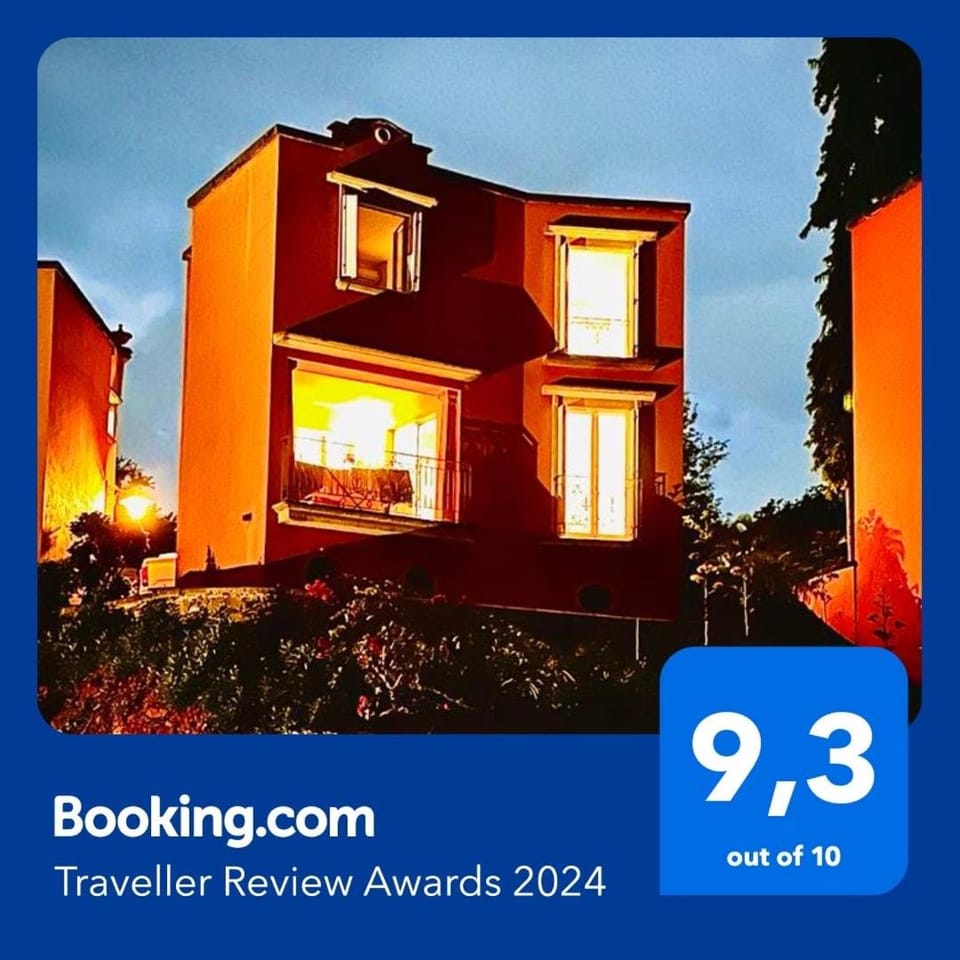 Scenic Riverfront 2 Bedroom Villa in Port Chambly Villa in Mauritius