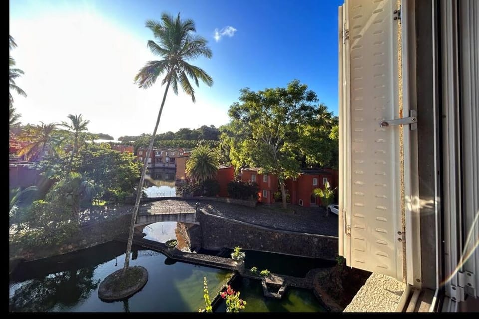 Property building, Natural landscape, Garden, View (from property/room), Garden view, Lake view, River view, River view, Sea view, Street view