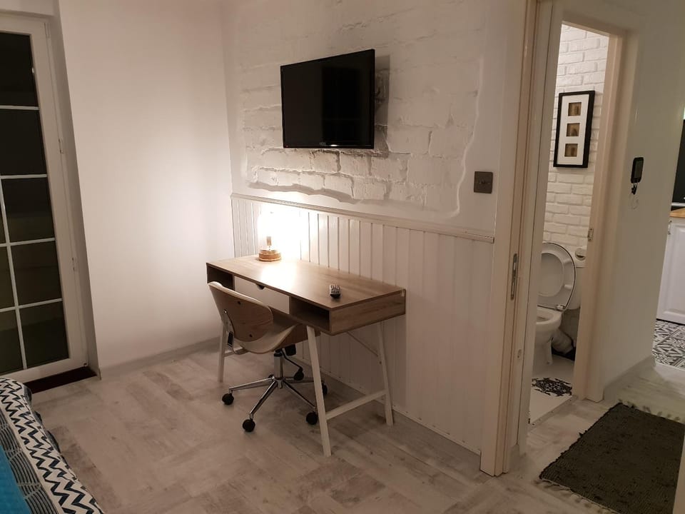 Fata pe Valuri Norsk Skogkatt DisneyTV Apartment in Romania