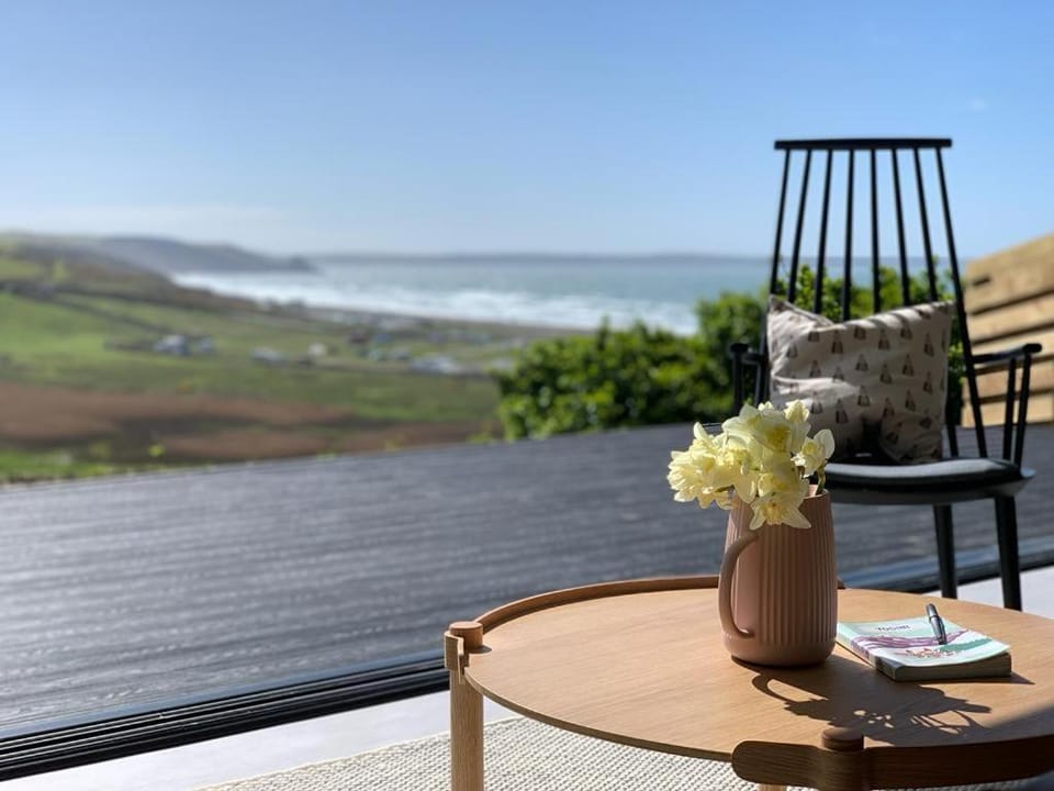 Subterranean Studio with Panoramic Costal Views and Sauna House in Nolton and Roch