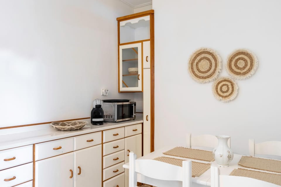 Coffee/tea facilities, Kitchen or kitchenette, Dining area, minibar, pet friendly, stove, toaster