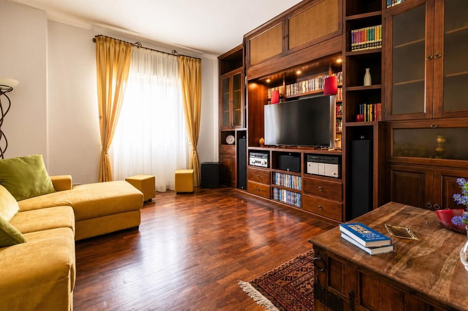 Library, TV and multimedia, Living room, Seating area, Evening entertainment