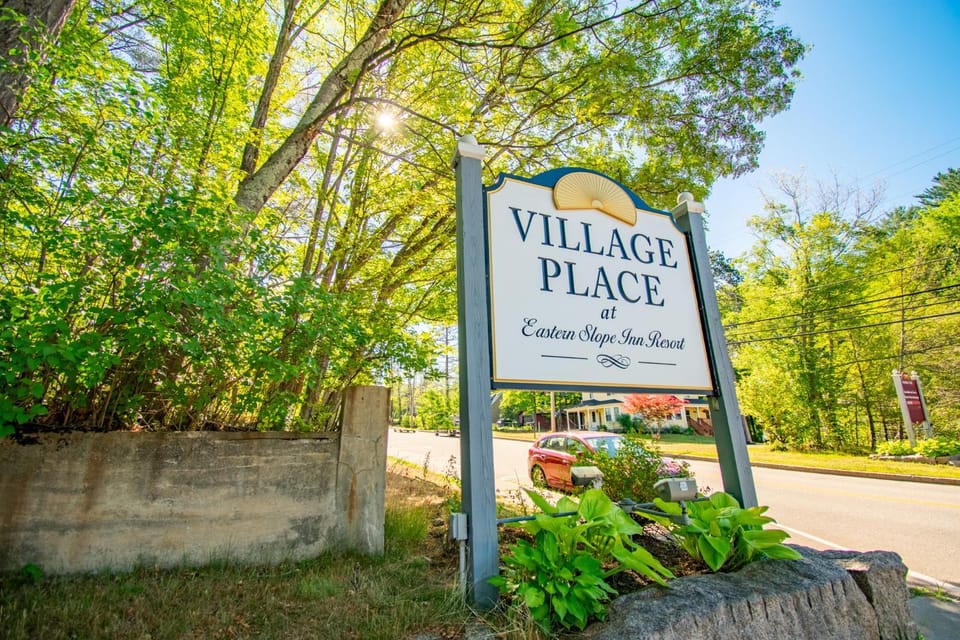 Spring, Property logo or sign, Street view