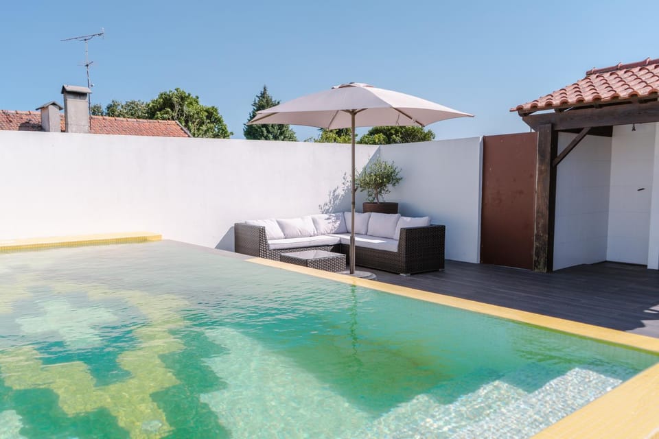 Retiro da Atafona Beach Pool House White House in Aveiro District, Portugal
