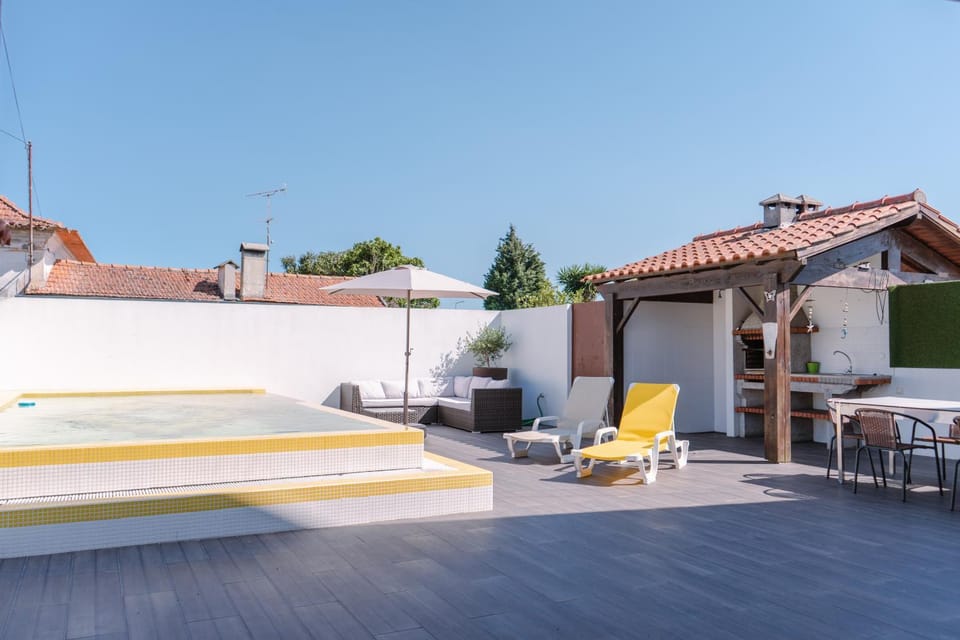 Retiro da Atafona Beach Pool House White House in Aveiro District, Portugal