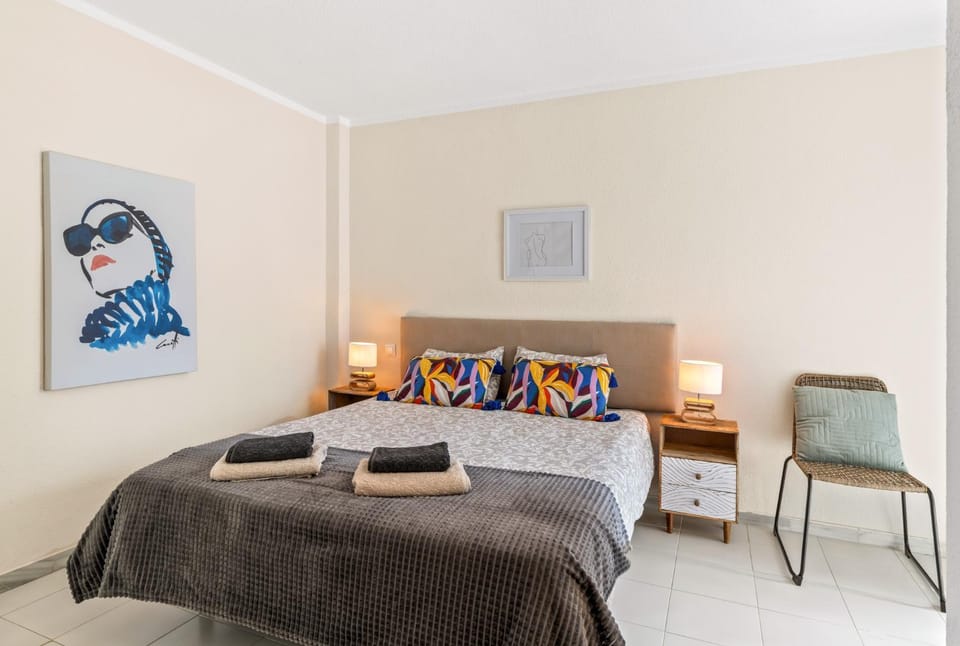 Sunny Apartament with a view to Gibraltar in Miraflores Apartment in Costa del Sol