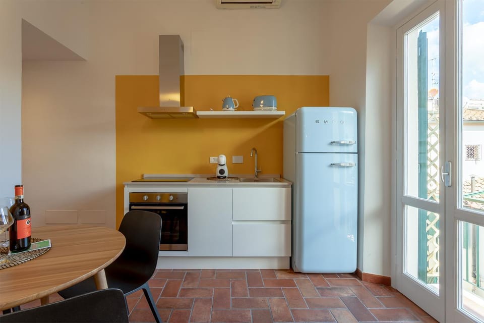 Kitchen or kitchenette, Dining area, pet friendly, stove