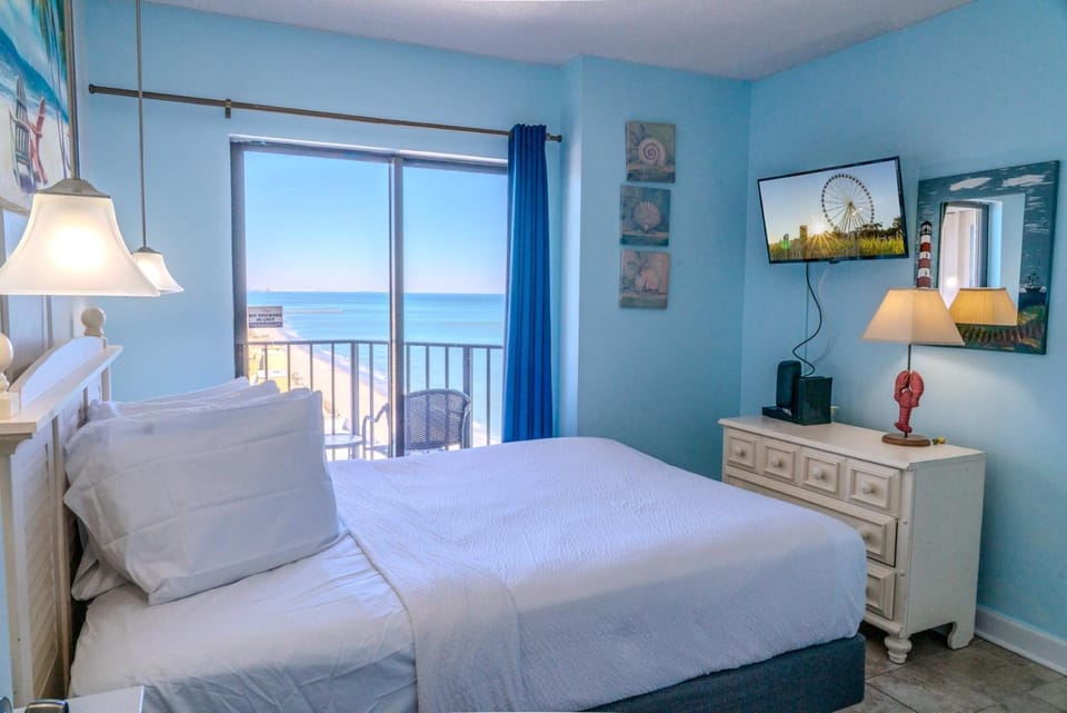 Luxurious Ocean view Queen Suite - With New LED Fireplace! Palace Resort Unit 2210 House in Myrtle Beach