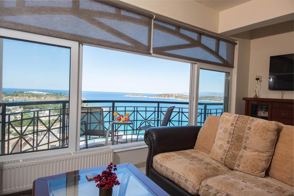TV and multimedia, Balcony/Terrace, Seating area, Sea view