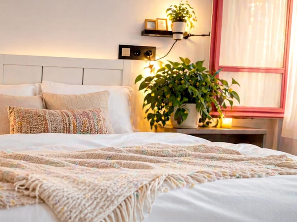 Bed, Bedroom