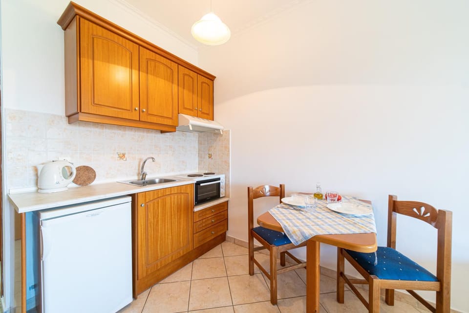 Property building, Kitchen or kitchenette, Living room