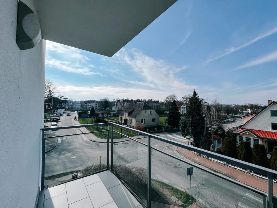 Neighbourhood, Balcony/Terrace