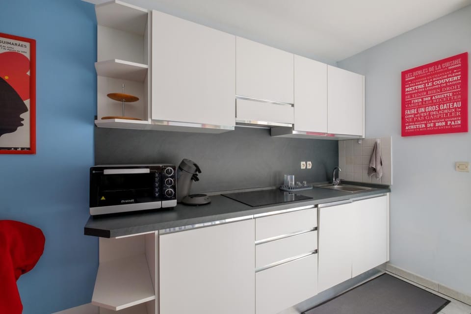 Kitchen or kitchenette, Living room