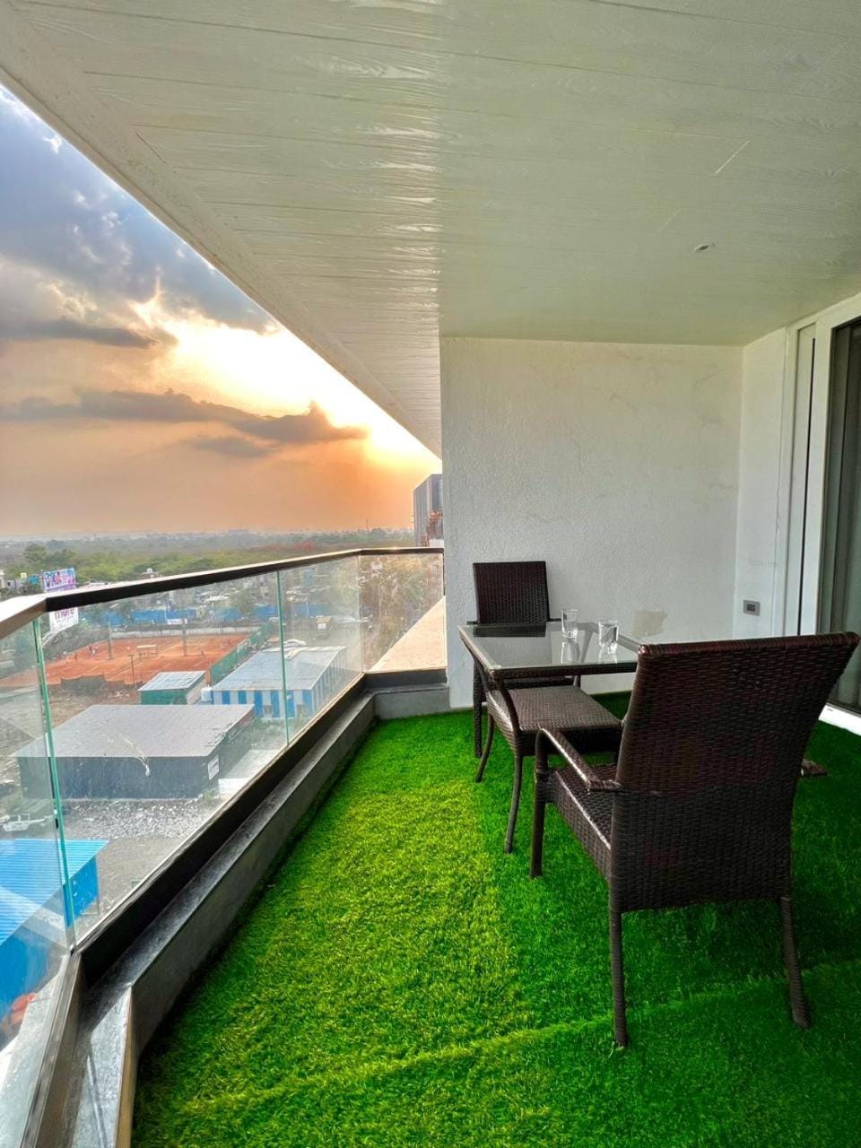 Seandee - Lush Private Rooms in Viman Nagar Bed and Breakfast in Pune