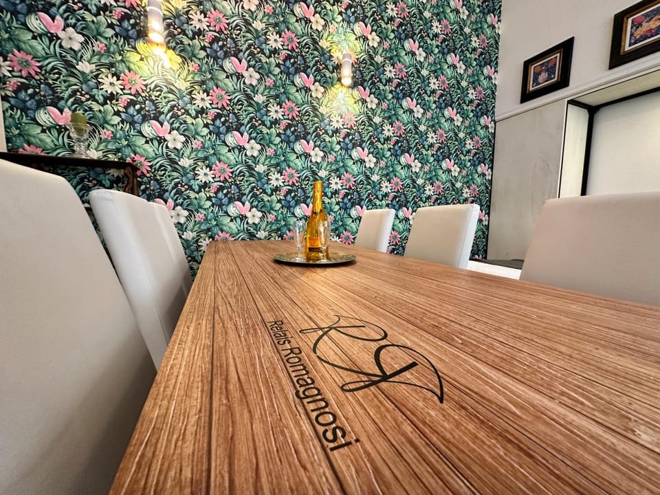 Dining area, hair dresser