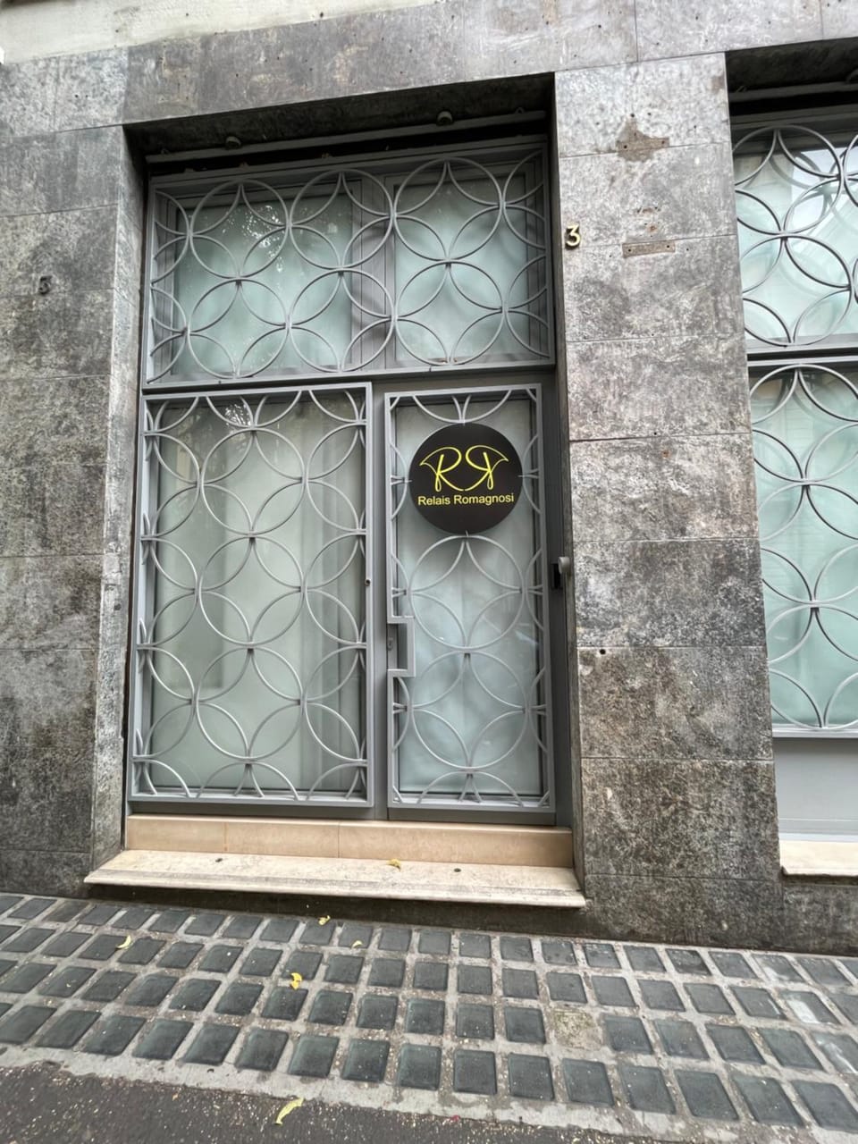 Facade/entrance