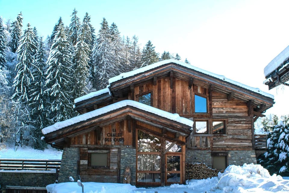 Property building, Natural landscape, Winter