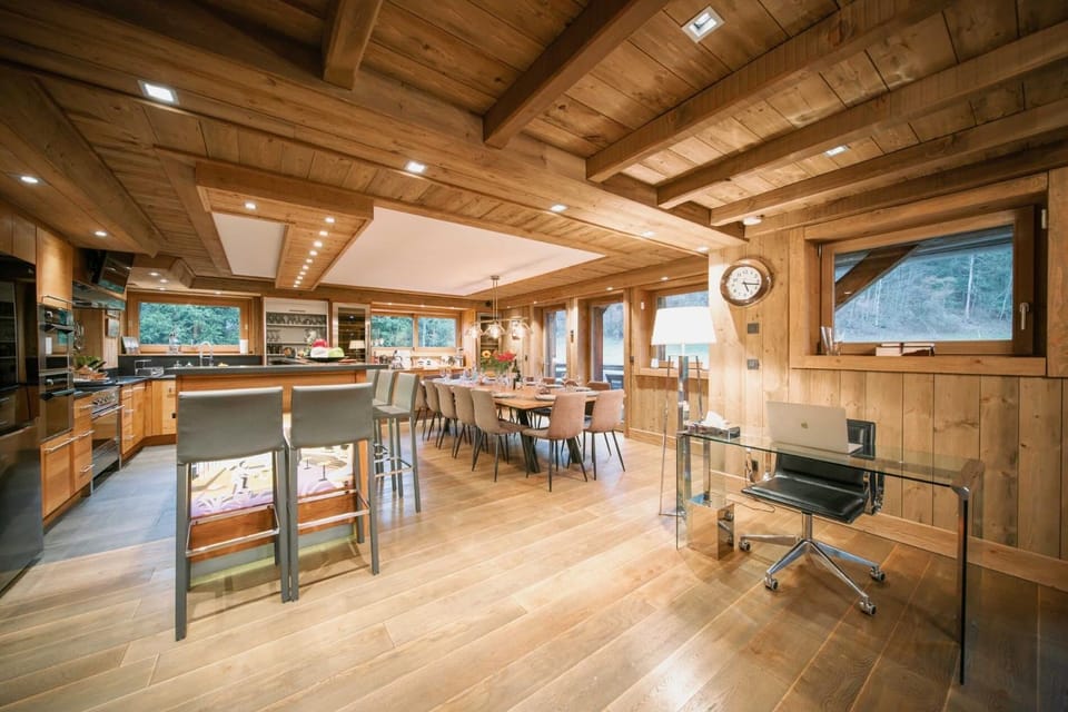 Seating area, Dining area, kitchen