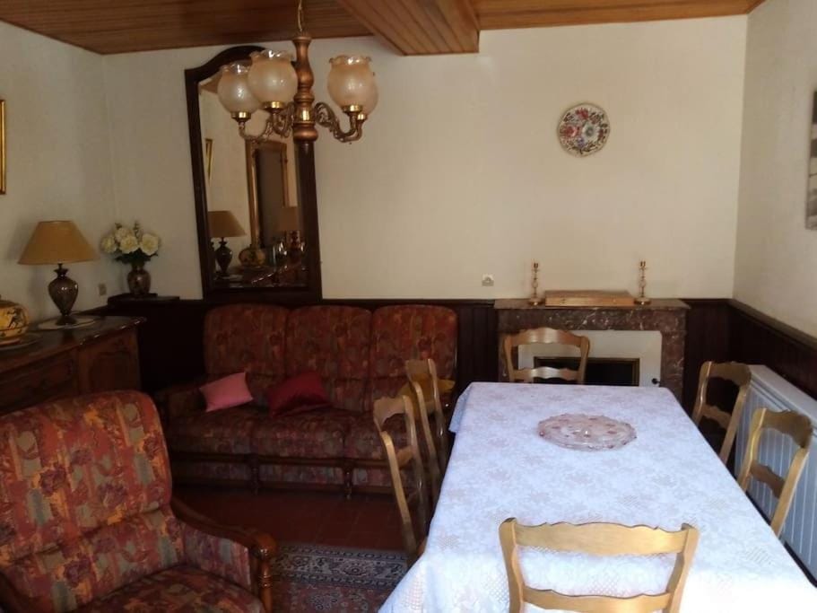 Living room, Dining area