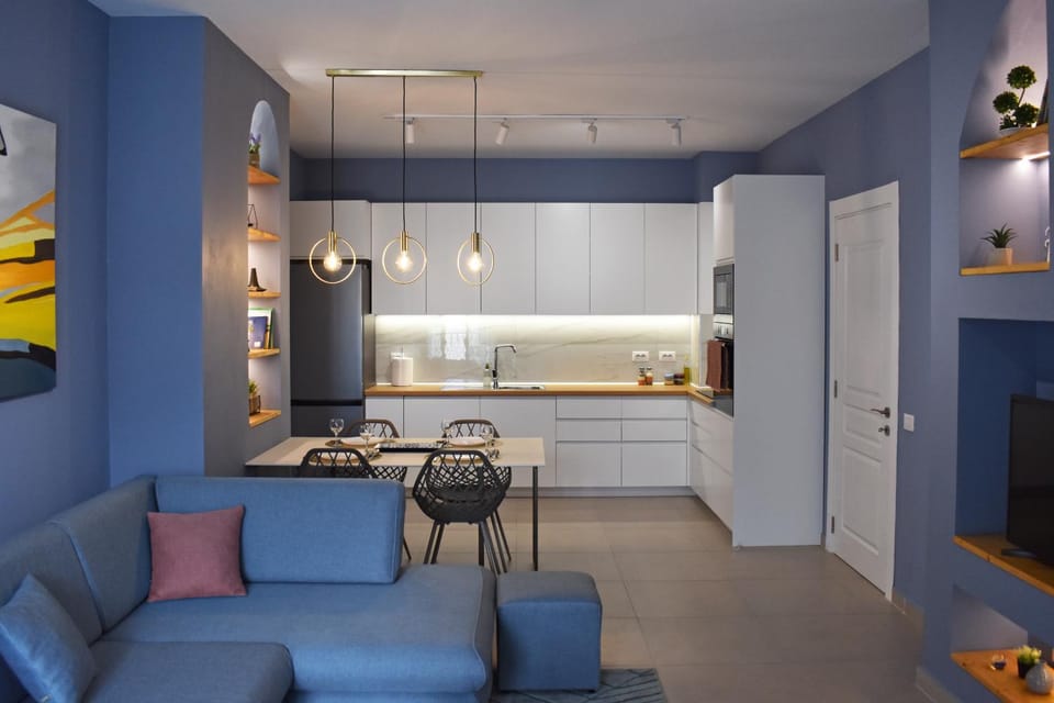Dining area, kitchen