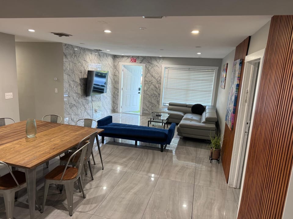 Modern Villa with Pool Hollywood Hard Rock Casino Villa in Dania Beach