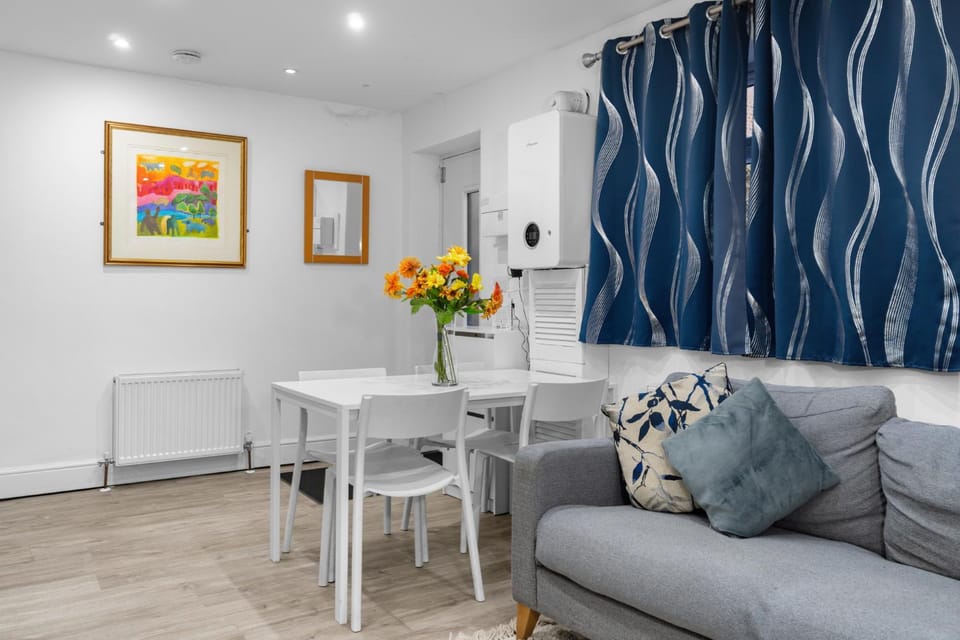 2 Bedroom house,BrownhillRd SE6 House in London Borough of Lewisham