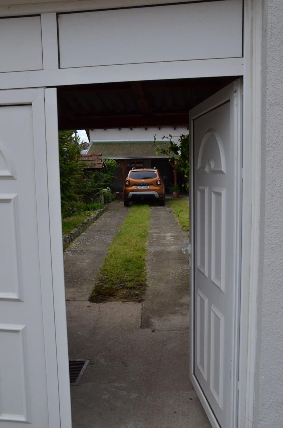 Facade/entrance