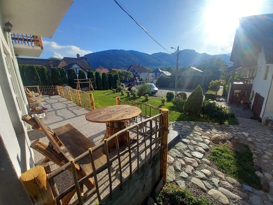 Natural landscape, Balcony/Terrace, Garden view