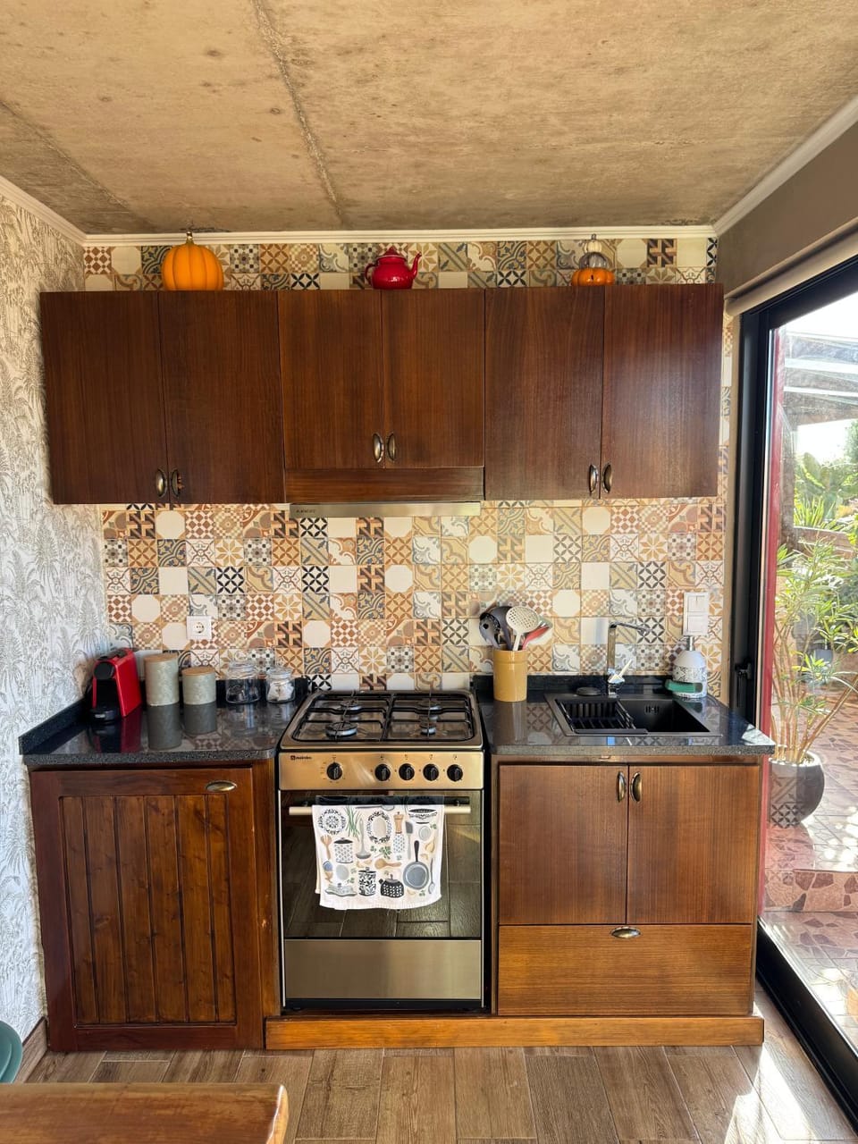 Kitchen or kitchenette, stove