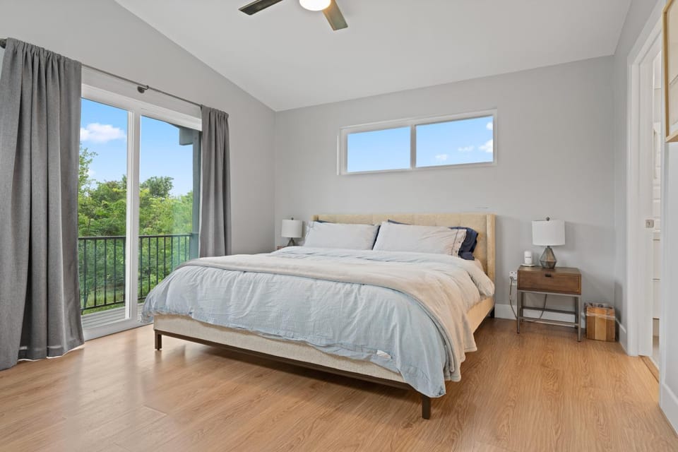 Bed, Photo of the whole room, Bedroom, fireplace
