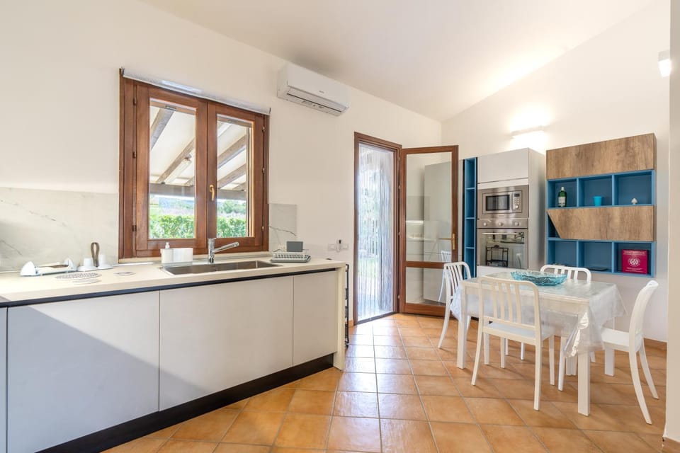 Property building, Kitchen or kitchenette, Living room