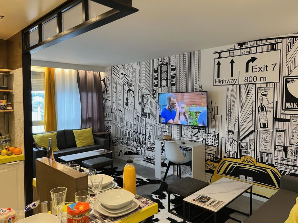 TV and multimedia, Living room, Seating area