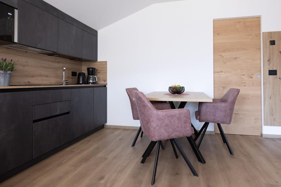 Property building, Kitchen or kitchenette, Living room
