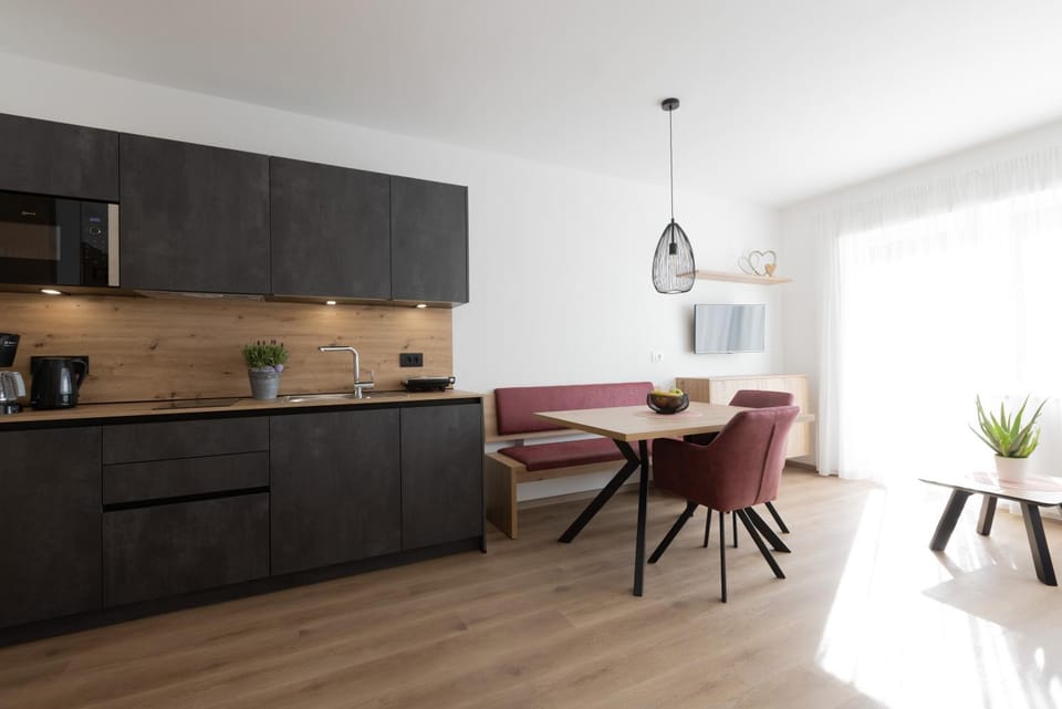Property building, Kitchen or kitchenette, Living room