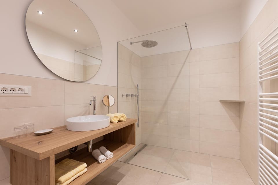 Bathroom, Living room