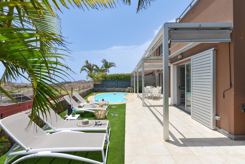 Garden, Solarium, Balcony/Terrace, Swimming pool