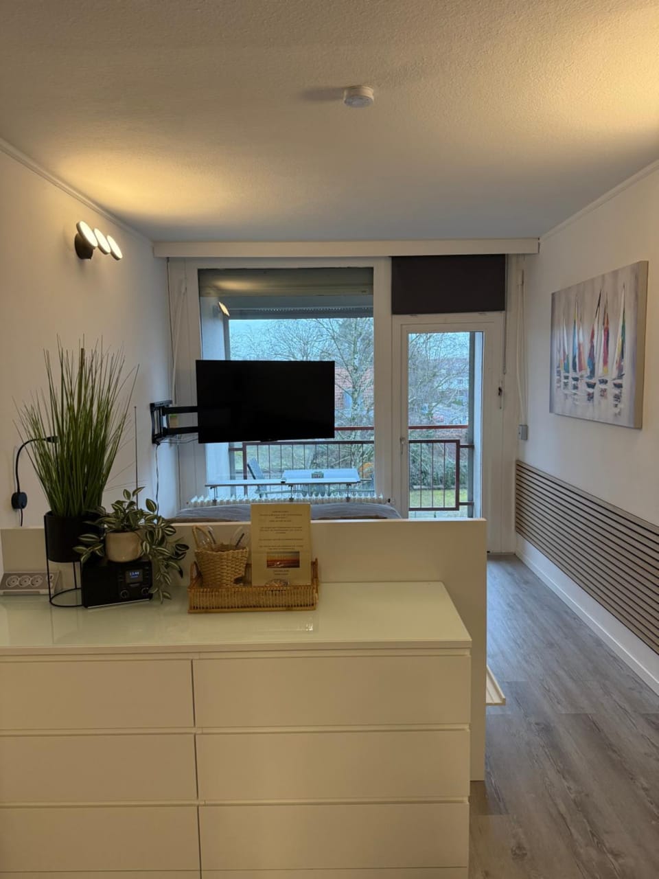 Living room, Photo of the whole room