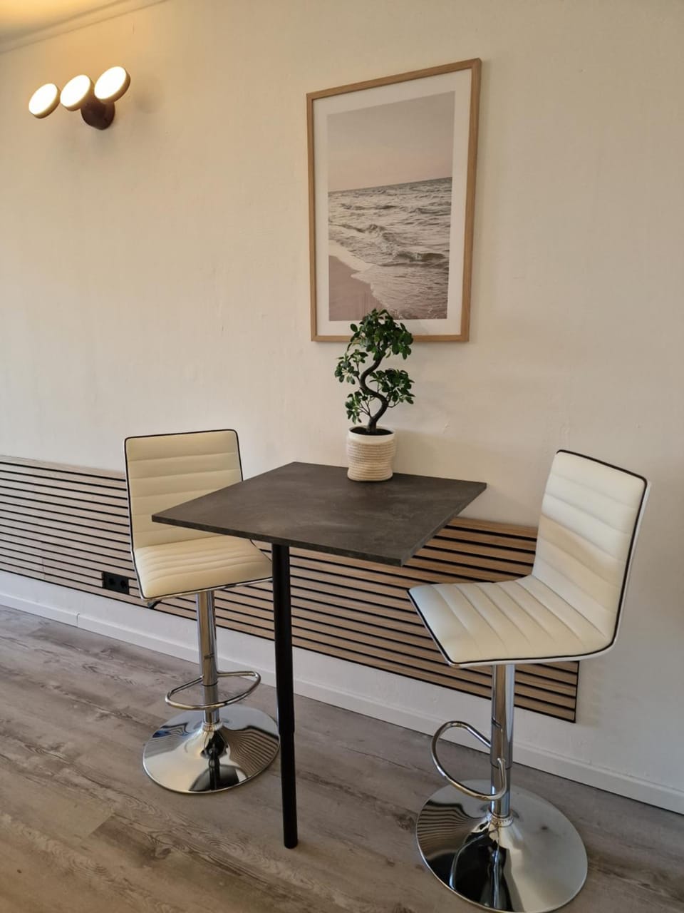 Living room, Seating area, Dining area, hair dresser