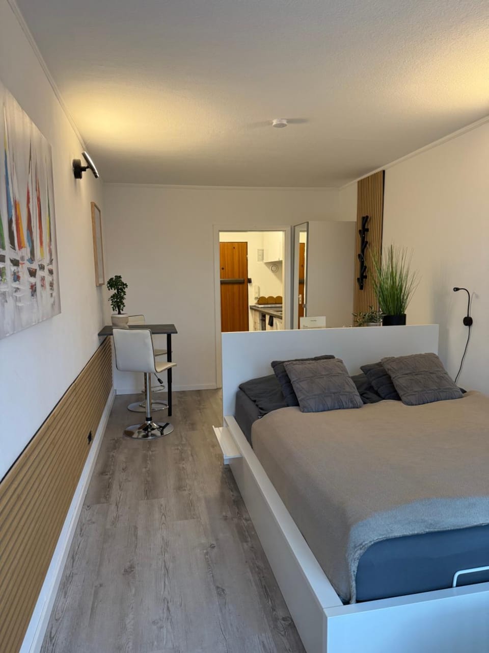 Bed, Living room, Photo of the whole room, Seating area, Bedroom