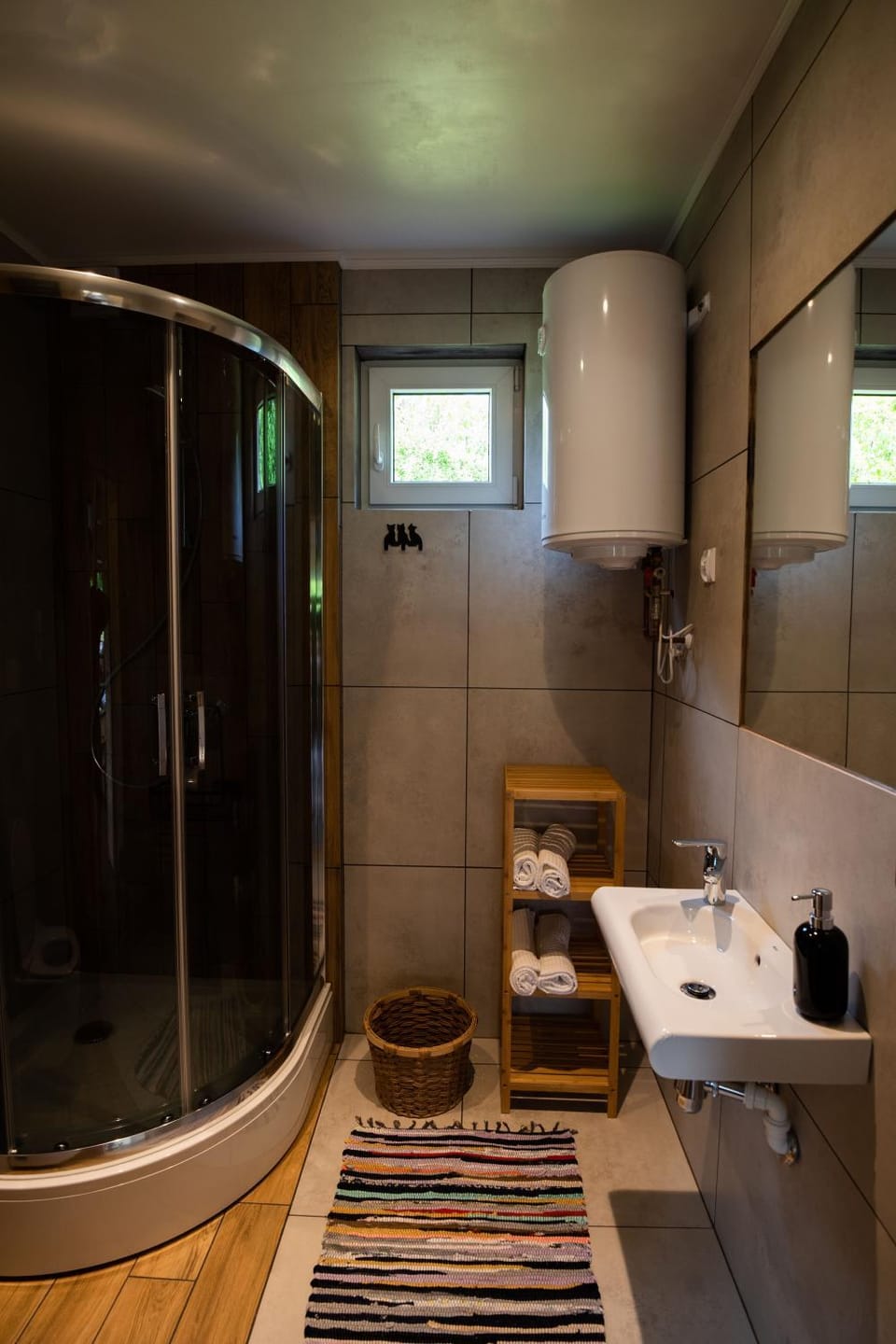 Shower, Bathroom, towels