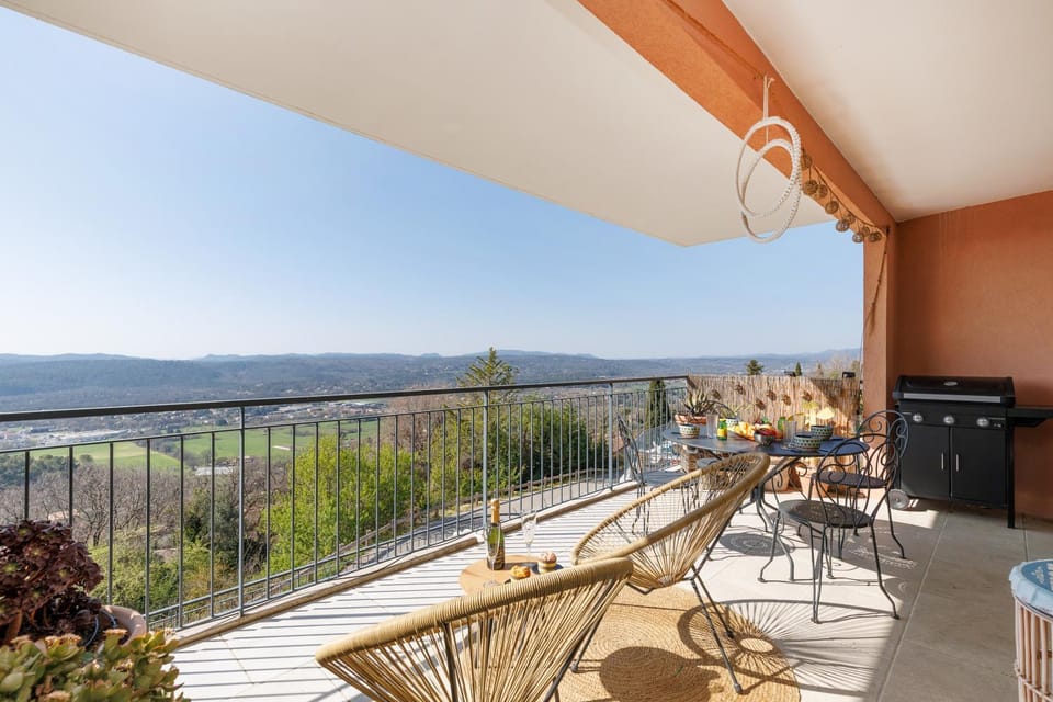 BBQ facilities, Dining area, Mountain view