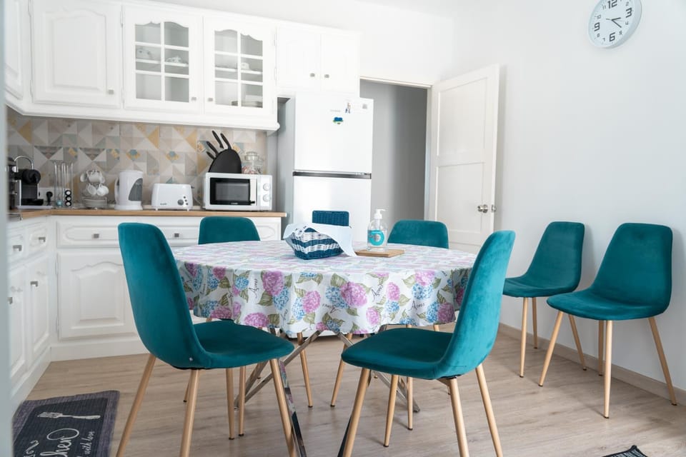 Decorative detail, Dining area, Communal kitchen, kitchen